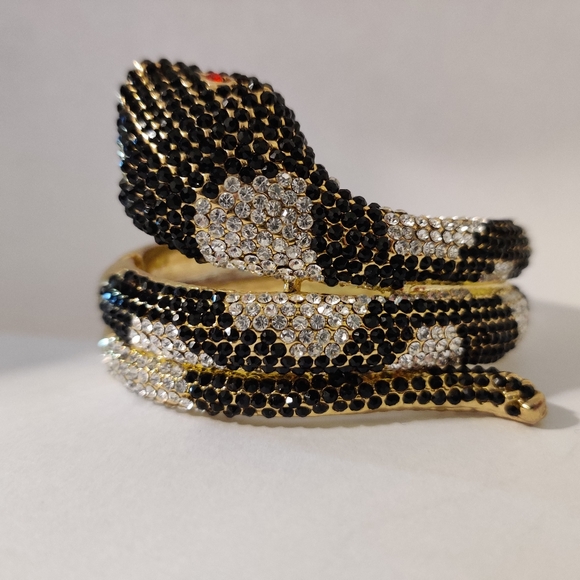 Vintage Dramatic Snake Hinged Cuff Bracelet - Picture 15 of 16